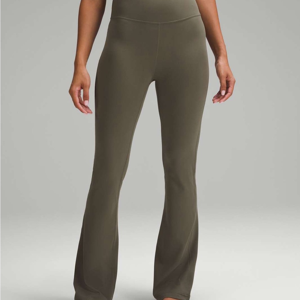 Lululemon Groove Super-High-Rise Flared Pant Nulu  8 - Picture 4 of 11